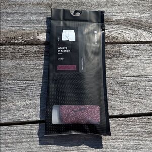 Lululemon Always In Motion Boxer 5" size large nwt Velvet Dust Red Merlot